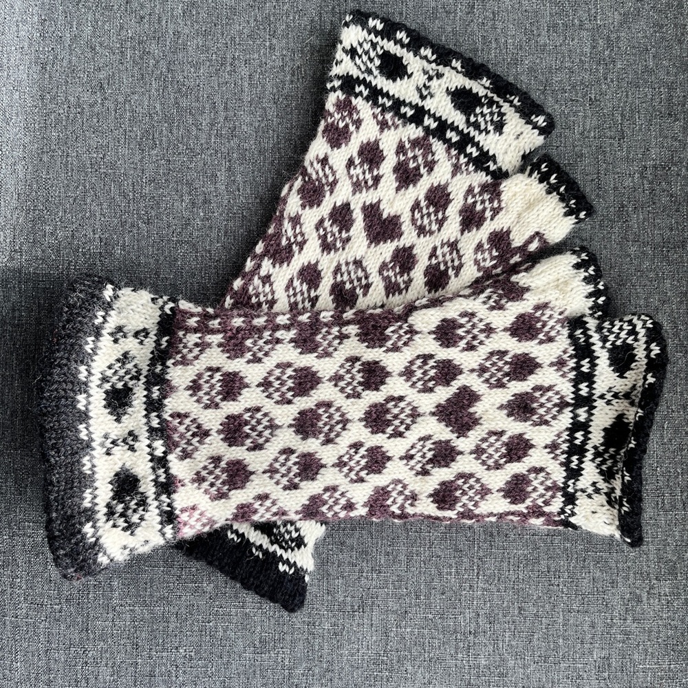 Nordic Patterned Fingerless Gloves size M-L - Picture 2 of 3